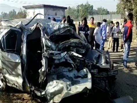 Five Killed As Car Collides With Truck On Mumbai Pune Expressway