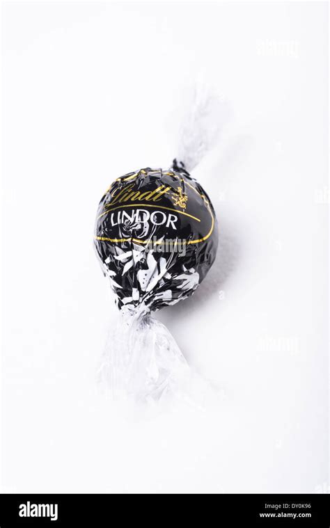 Lindt dark chocolate hi-res stock photography and images - Alamy