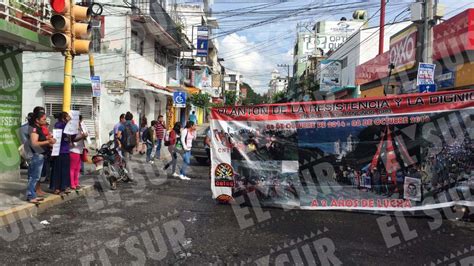 Bloquean Padres E Integrantes De La CETEG Avenidas En Chilpancingo