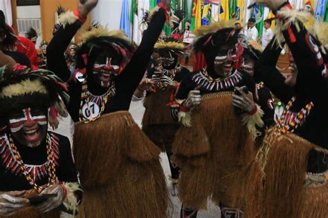 15 Lagu Daerah Papua, Lengkap dengan Lirik dan Maknanya