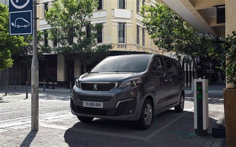 Peugeot E Traveler An Electric Van With Up To 330 Km Of Range And Nine