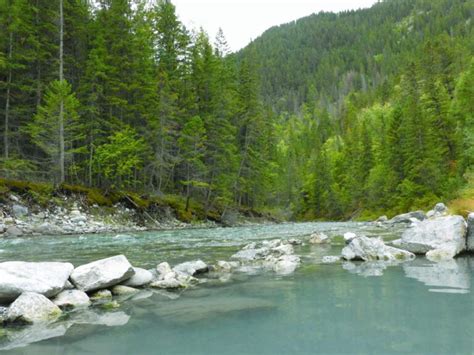 7 Kootenay hot springs in 5 days: a dreamy Canadian road trip - Ordinary Adventures