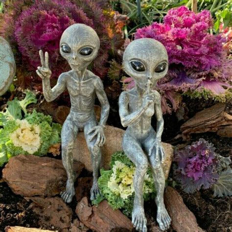 Alien Garden Lawn Yard Home Decor Unique Life Like Statue Ornate Figure