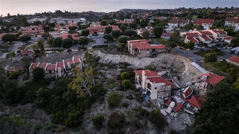 2023 The Year In Photos Strikes Floods Fire And War Los Angeles Times