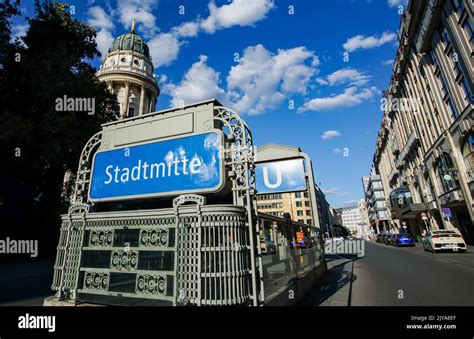 Stadtmitte U Bahn U Bahn Hi Res Stock Photography And Images Alamy