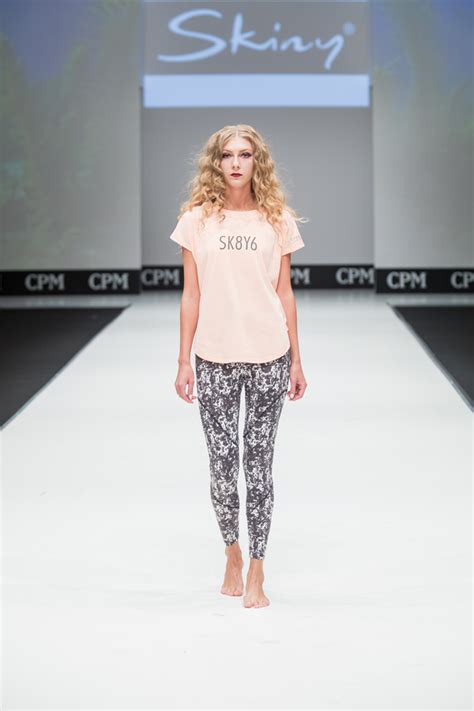 Grand Defile Lingerie женское бельё выставка CPM SS Часть событие Модные ножки