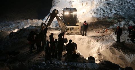 Turkey Avalanche At Least 21 Killed After Rescue Workers Are Buried