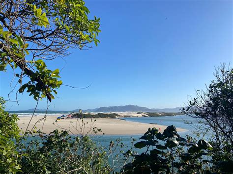 Relatório de Balneabilidade de Abril do IMA Mostra Maioria das Praias