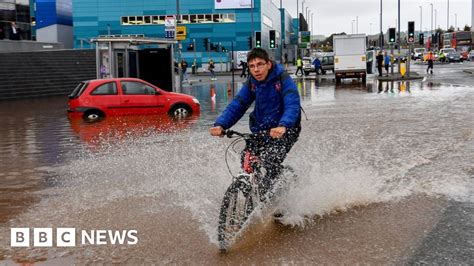 England Weather Heavy Rain Causes Floods And Travel Chaos Bbc News