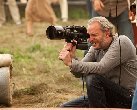 El Director Francis Lawrence En El Set De Agua Para Elefantes Fotos