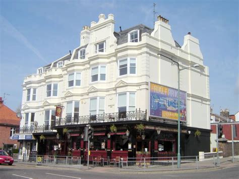 Panoramio Photo Explorer Brighton Pubs Brighton And Hove Brighton Rock