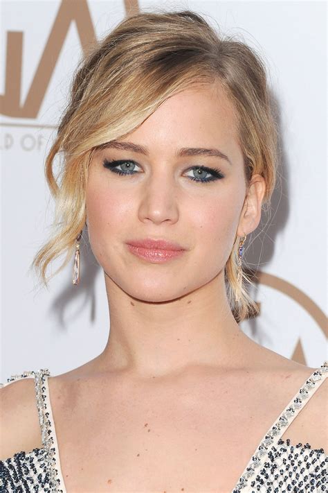 Jennifer Lawrences Beauty Transformation Jennifer Laurence Jennifer