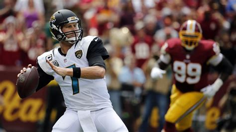 Backup Chad Henne ready to go in as Patrick Mahomes limps off field