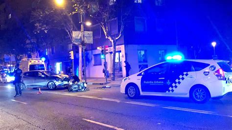 Accident Al Passeig De Maragall Entre Un Cotxe I Una Moto