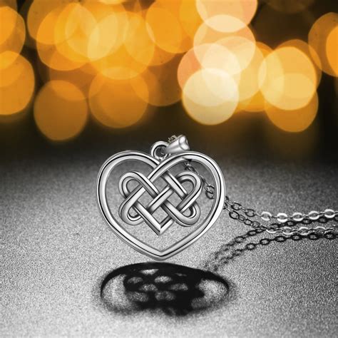 Pendentif Porte Bonheur Nœud Celtique Amour Eternel Misti Gri