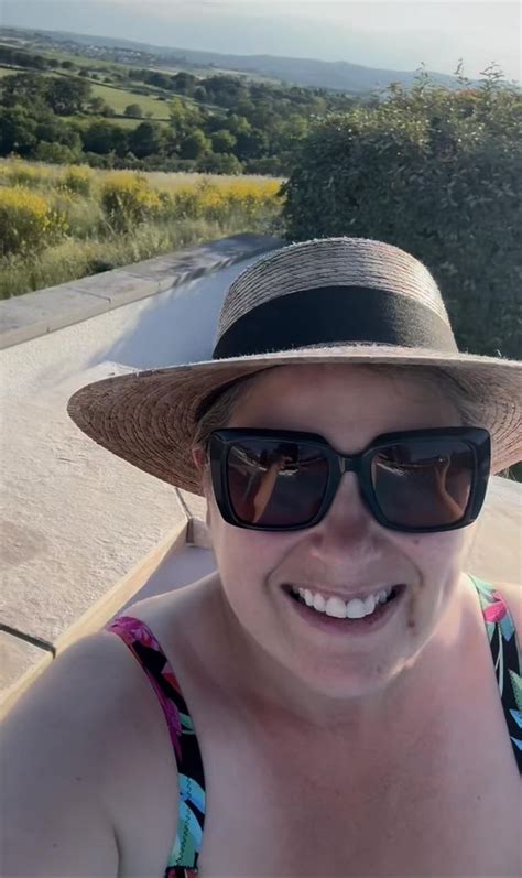 El Bieta Romanowska W Bikini Tak Wi Towa A Urodziny Pudelek