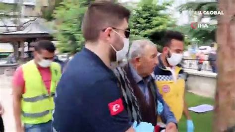 Cami bahçesinde bayılan yaşlı vatandaş cuma namazı için hastaneye