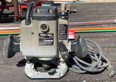 Porter Cable 8529 Router & Attachments - Beckort Auctions, LLC