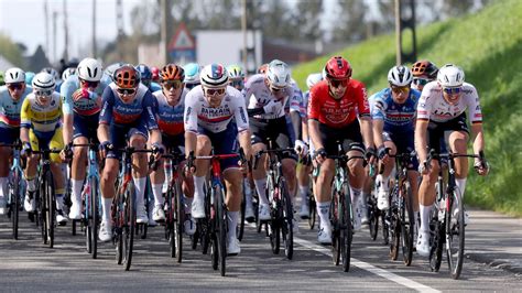 Radsport Gelbe Und Rote Karten Bei Rad Rennen