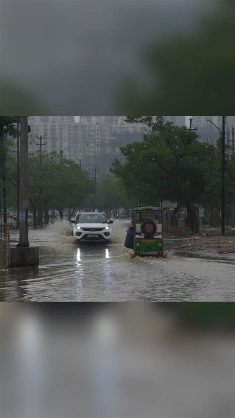 Heavy Rain Lashes Delhi Ncr Waterlogging Led To Flood Like Situation In Several Parts