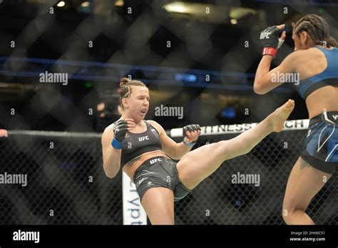 Anaheim Ca January 22 L R Vanessa Demopoulos Kicks Silvana Juarez