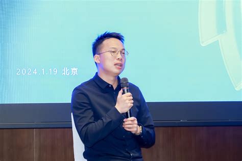 螞蟻數科cto王維建議“不要迷信大模型”：用好小模型和中模型價值巨大 新浪香港