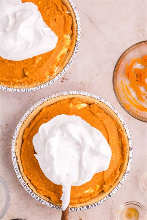 Easy No Bake Pumpkin Pie Recipe (With Cream Cheese) | She's Not Cookin'