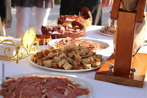 Prestation Autour Du Jambon Sec De Montagne Et Tapas Table Garnie