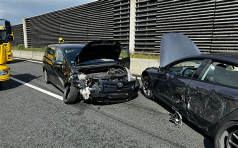 65 Jähriger verursacht Unfall auf A9 bei Bayreuth 30 000 Euro Schaden