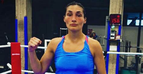 Angela Carini Dopo Il Caso Khelif Lavora Come Insegnante Di Boxe Nel