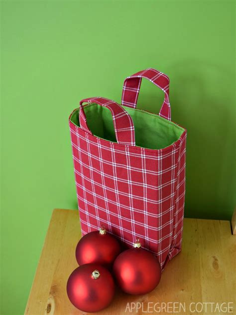 fabric gift bag pattern perfect  christmas applegreen cottage