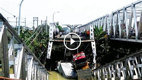 VIDEO Jembatan Babat Widang Ambruk Lihat Kenekatan Warga Ini