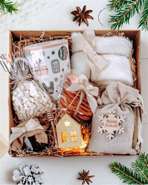 Gift Box Natale Hygge Con Tazza Biscotti Calzini Idea Regalo