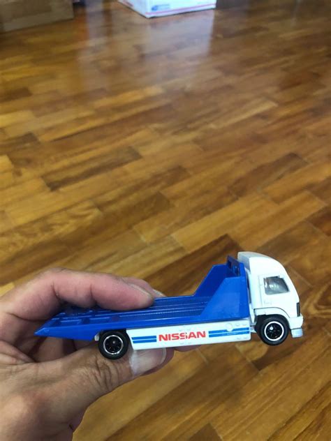 Hot Wheels Datsun Wagon And Aero Lift Hobbies Toys Toys Games On