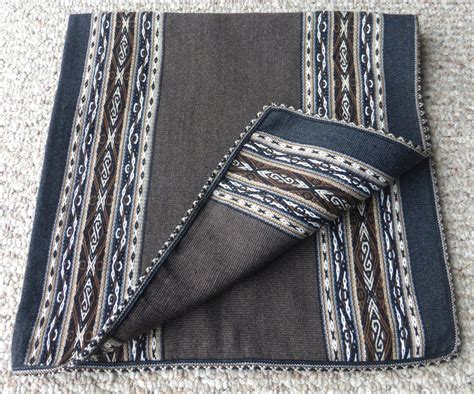 Peruvian Handwoven Aguayo Mesa Cloth Andean Mountain Textile 31 X 30