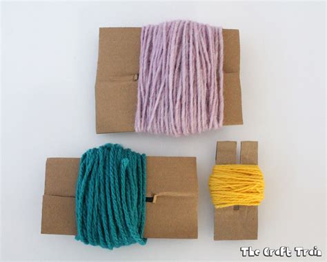 DIY cardboard pom pom maker | The Craft Train