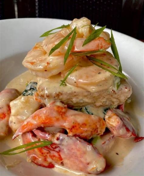 Lobster shrimp and fried grits | worldofcooking.net