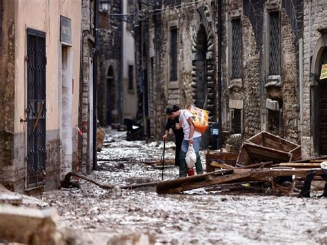 Alluvione Nelle Marche Le Immagini Del Disastro Il Sole 24 ORE