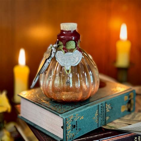 Miruvor, A Color Shifting Fantasy Potion Bottle Prop – Grim Sweetness