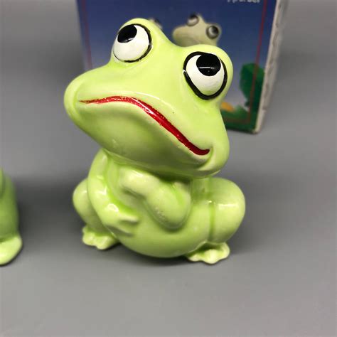 Vintage Frog Salt Pepper Shakers Green Frog Shaker Set Artmark Shaker