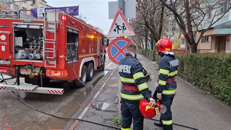 Misiune contracronometru pe o scară de bloc din Alexandria Mai multe