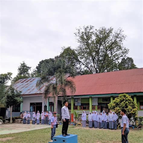 Madrasah Aliyah Dan Tsanawiyah Ddi Masamba Gelar Upacara Senin Pagi