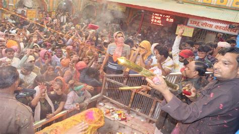 Lakhs Of Devotees Played Holi With Mahadev And Gaura In Kashi Vishwanath Temple On Rangbhari