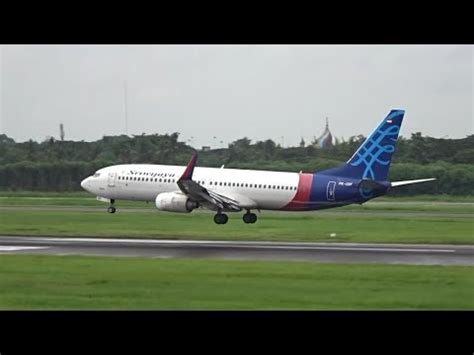 Momen Pesawat Sriwijaya Air Boeing Landing Di Bandara Soekarno