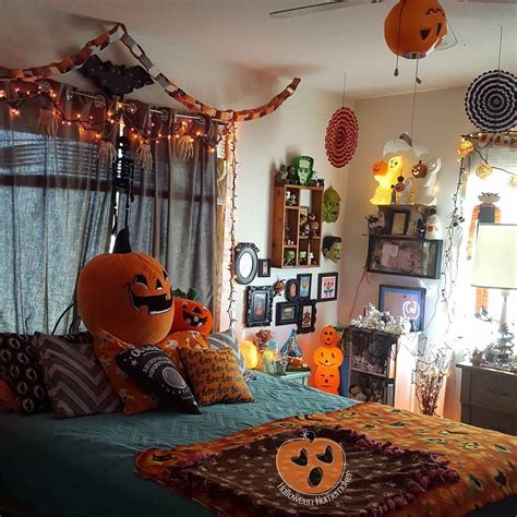 38 Most Spooky Halloween Allhallows Eve Decorations For Your Bedroom