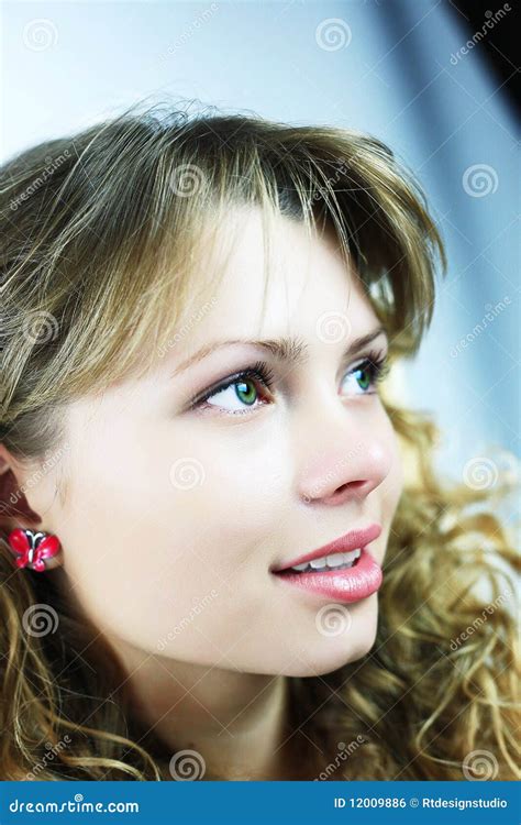 Belle Fille Blonde Photo Stock Image Du Humain Transmission 12009886