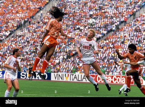 Ruud Gullit Niederlande Fotos Und Bildmaterial In Hoher Aufl Sung Alamy