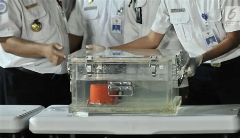 FOTO Menhub Dan Kepala KNKT Konpers Temuan Black Box Lion Air Foto