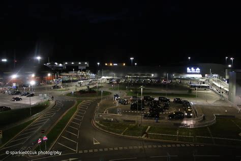 Luton Airport - Civilian Aviation