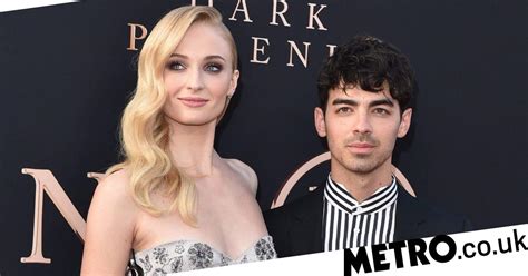 Joe Jonas Almost Kissed Sophie Turners Game Of Thrones Stunt Double On